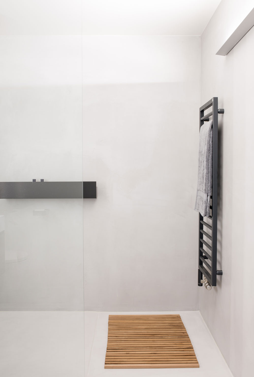 Associati Architectes EPFL SIA Genève. Associati sàrl, Christophe Alhanko, Loris Guillard, Mikaël Sachs. concrete shower
